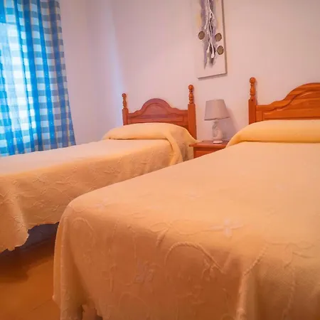 Moderno Con Garaje Balcones Y Aire Solo Familias Y Parejas Apartment